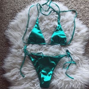 Beautiful silk like bikini suit! 👙